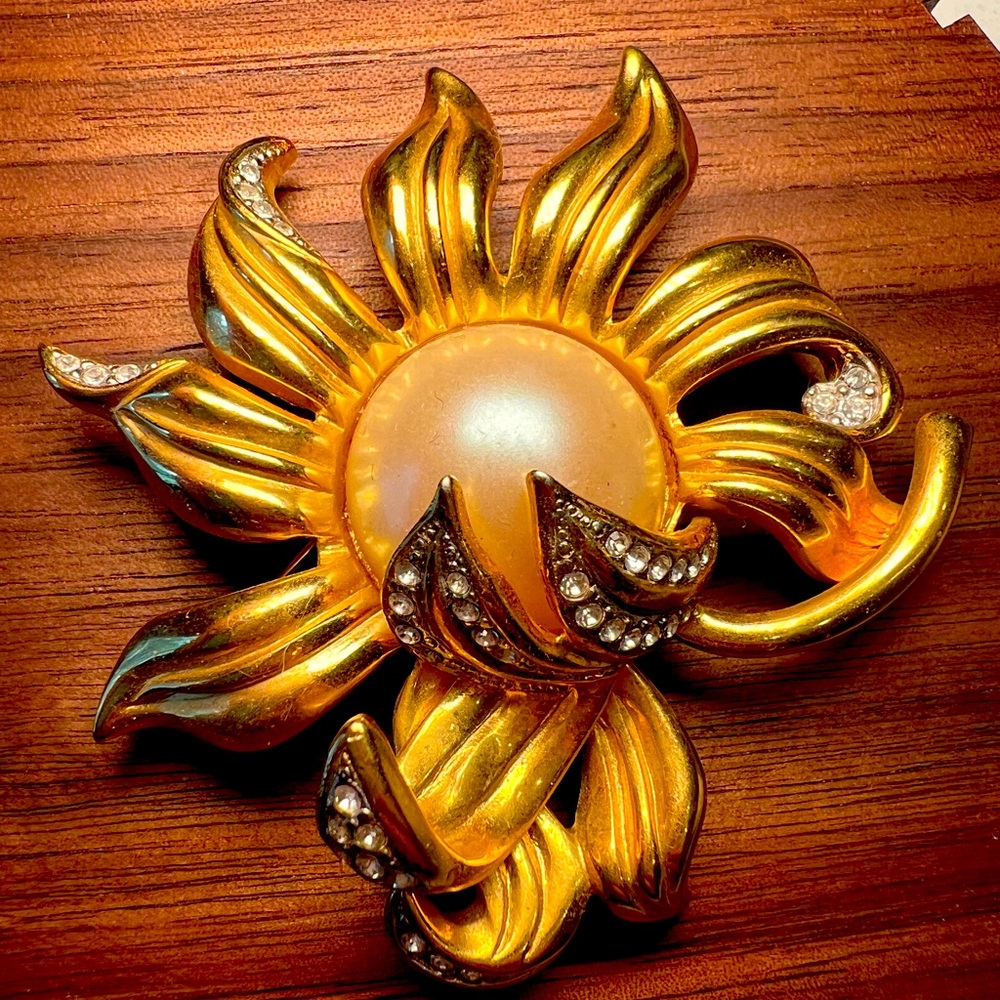 JOAN RIVERS Brooch Statement Sunflower Enamel Rhinestone Faux Pearl 2.5” x 2.75”